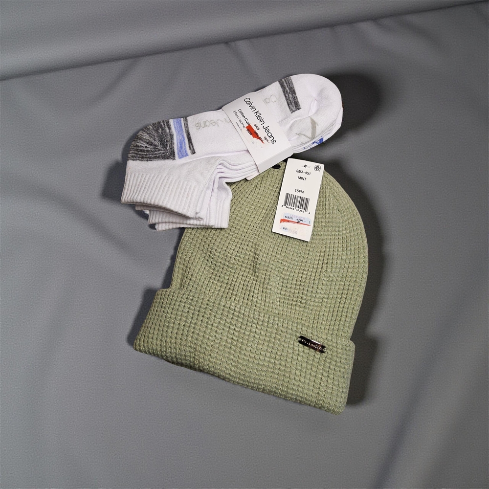 New Steve Madden Mint Green Knit Beanie Cap and 3 pair Calvin Kline Socks